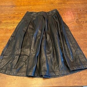 𝅺WHO What Wear vegan leather skirt